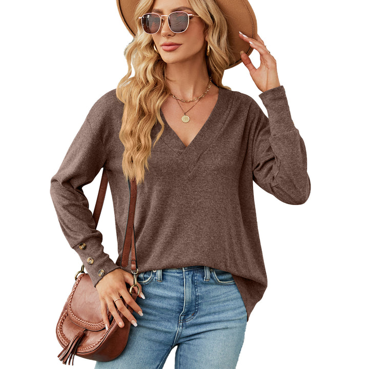 Ladies oversized V-neck sweater with stylish button details Lune London