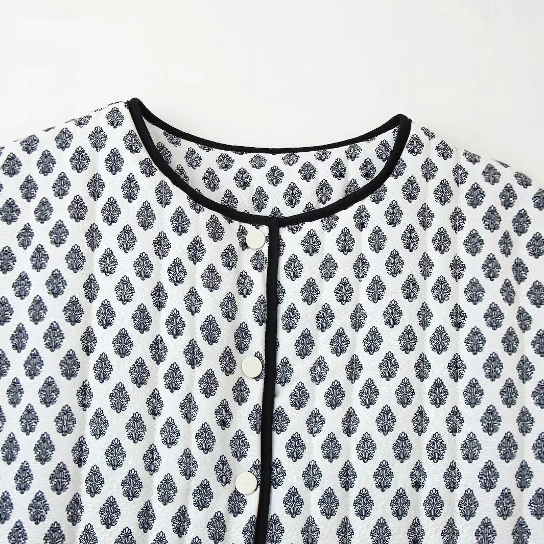 Elegant transitional jacket for women with refined applications Lune London