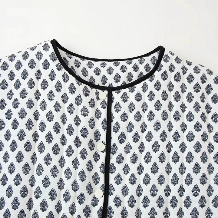 Elegant transitional jacket for women with refined applications Lune London