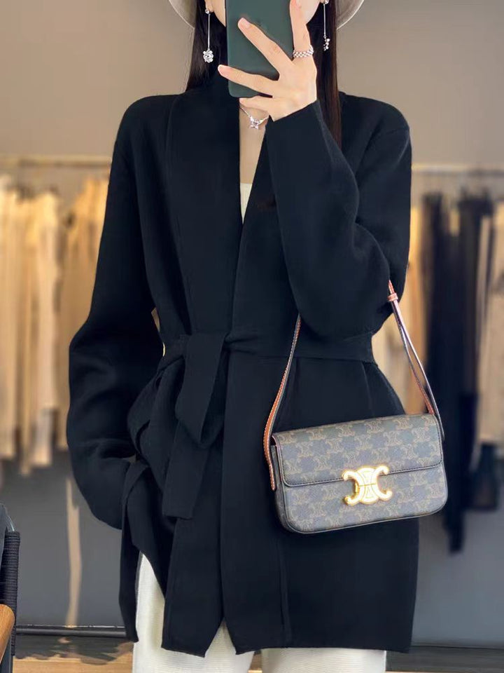 Cardigan long élégant pour femme avec ceinture et coupe décontractée Chic & Stil