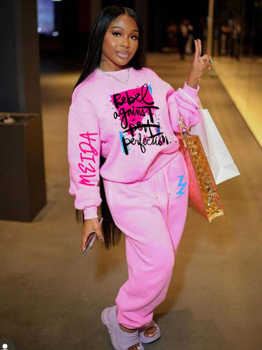 Women's sporty sweatshirt and jogging pants set with urban graphic print Amarae