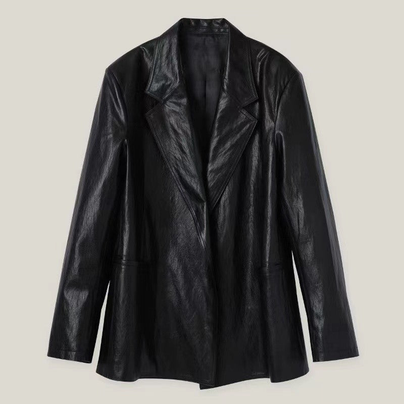Oversized leather jacket for women with a relaxed fit and chic, stylish details