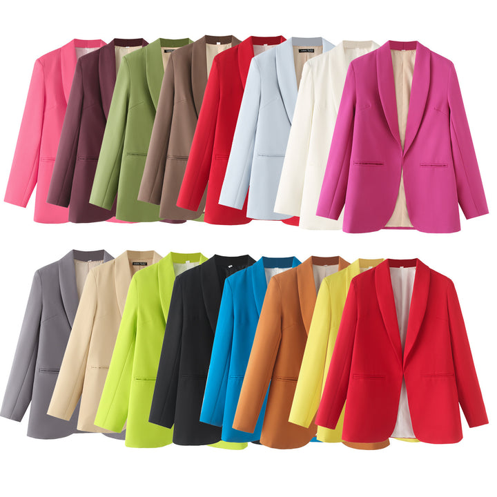 Elegant blazer jacket for women with a modern cut and structured pockets Lune London