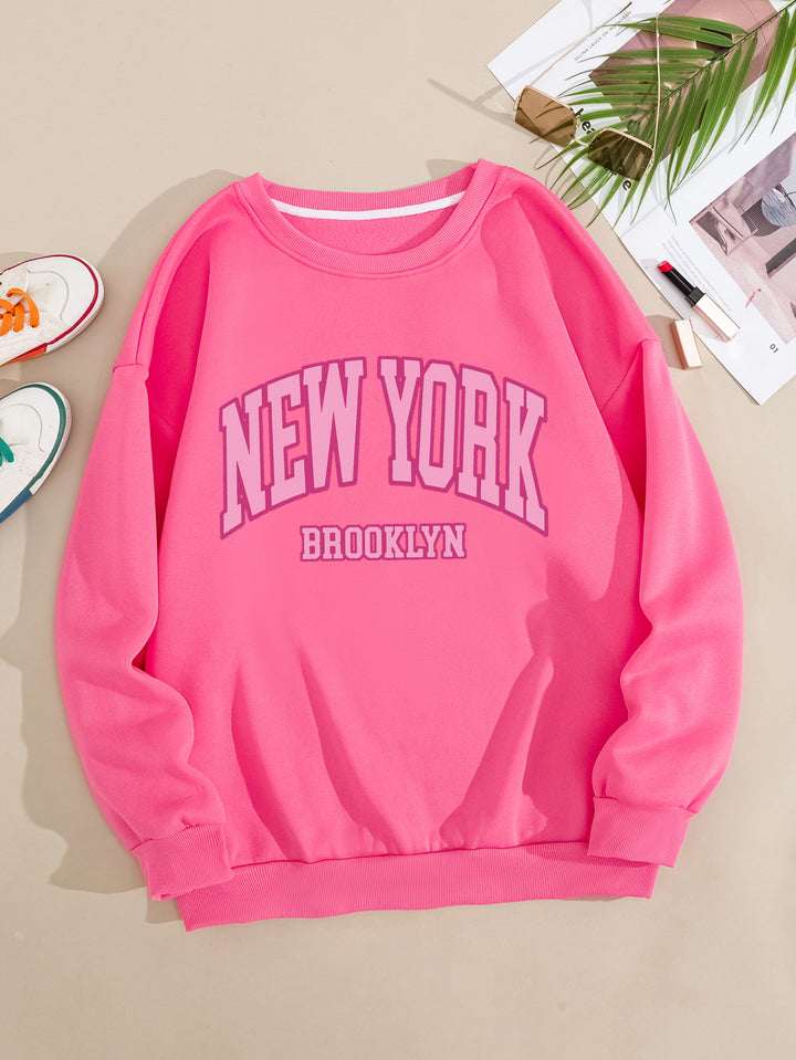 Women's casual sweater with striking NYC print Chic & Stil