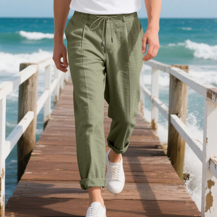 Casual chino pants for men with elastic waistband and practical side pockets Lune London