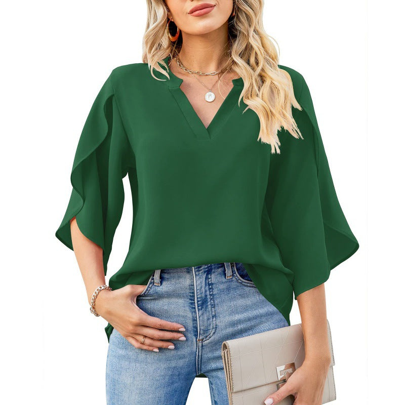 Comfortable women's blouse with wide sleeves and a V-neck Lune London