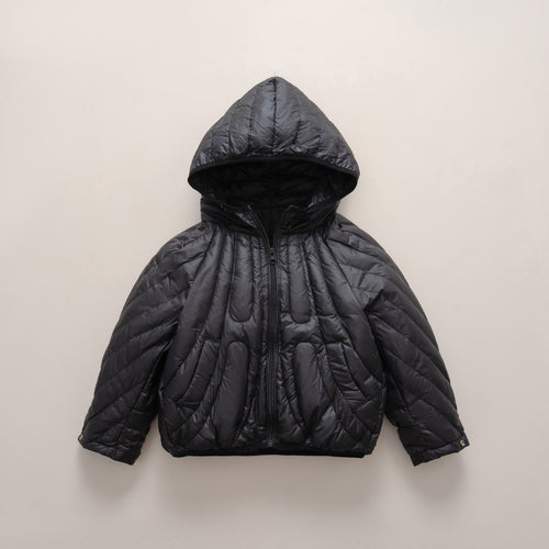 Women's quilted jacket with hood and chic and stylish design