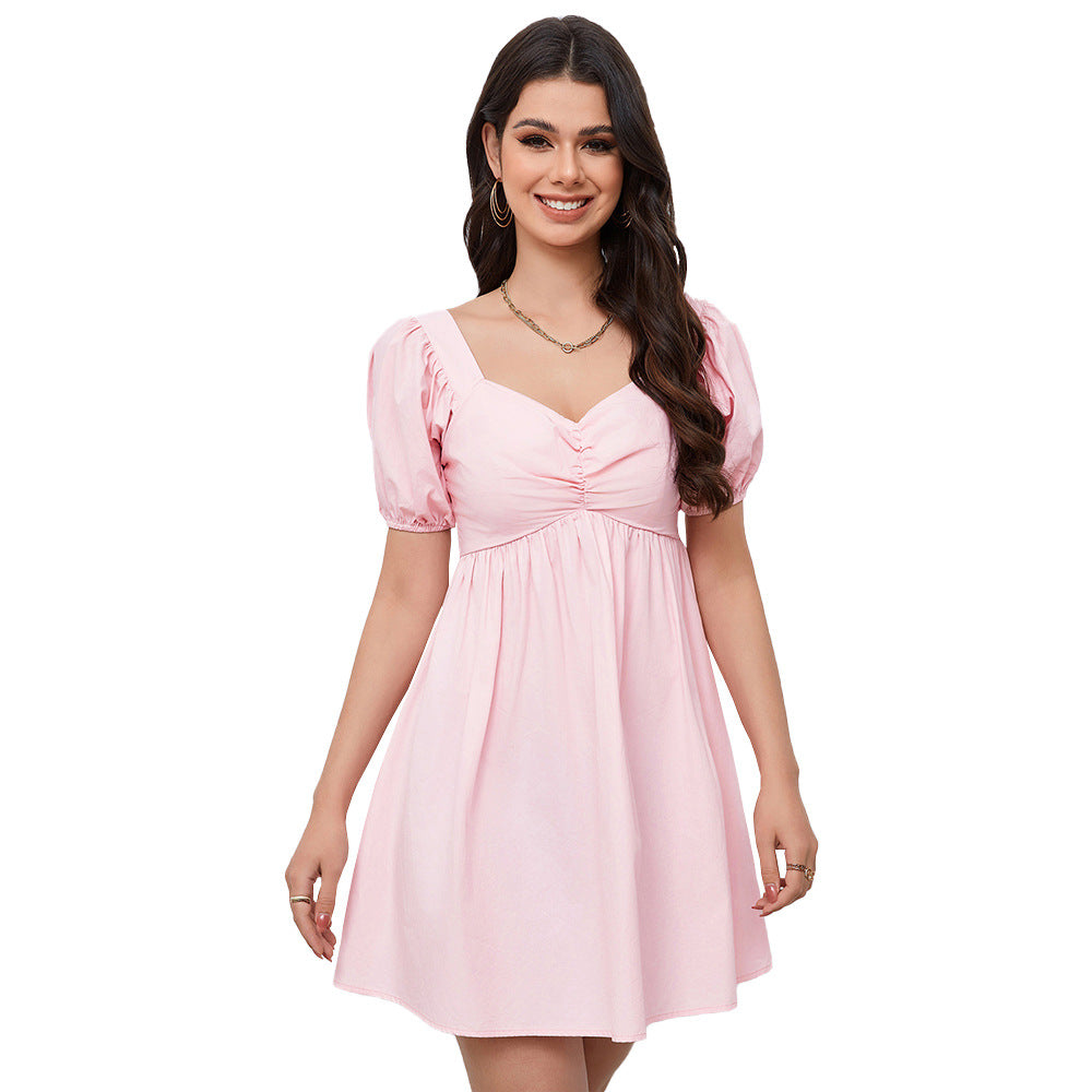 Robe décontractée pour femmes avec des manches bouffantes et un élégant drapé Chic & Stil