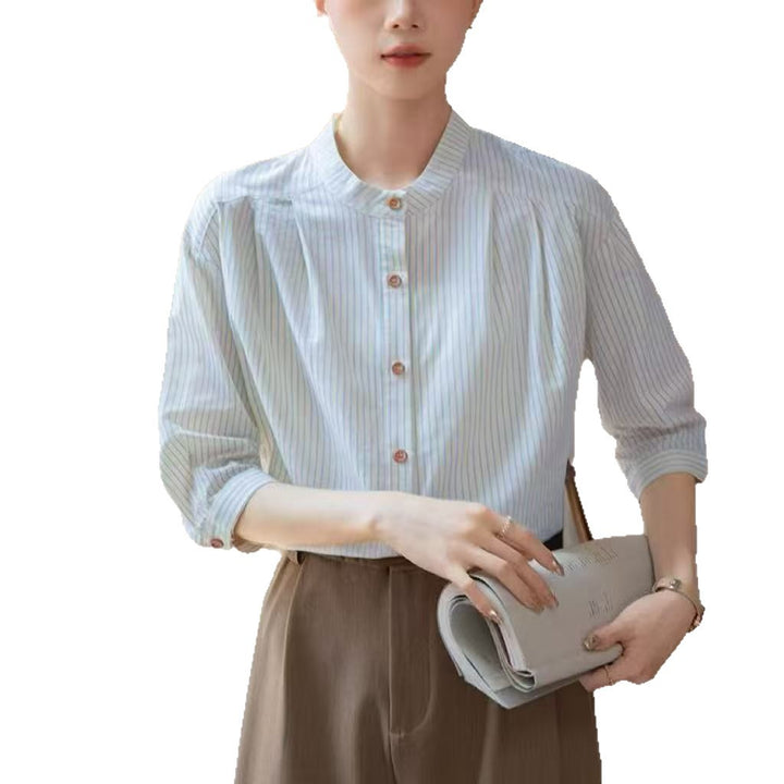 Blouse rayée élégante pour femmes avec col montant traditionnel Chic & Stil