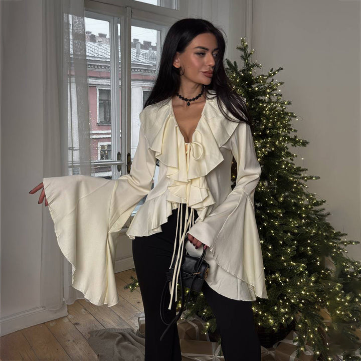 Women's blouse with voluminous lace details and wide sleeves Lune London