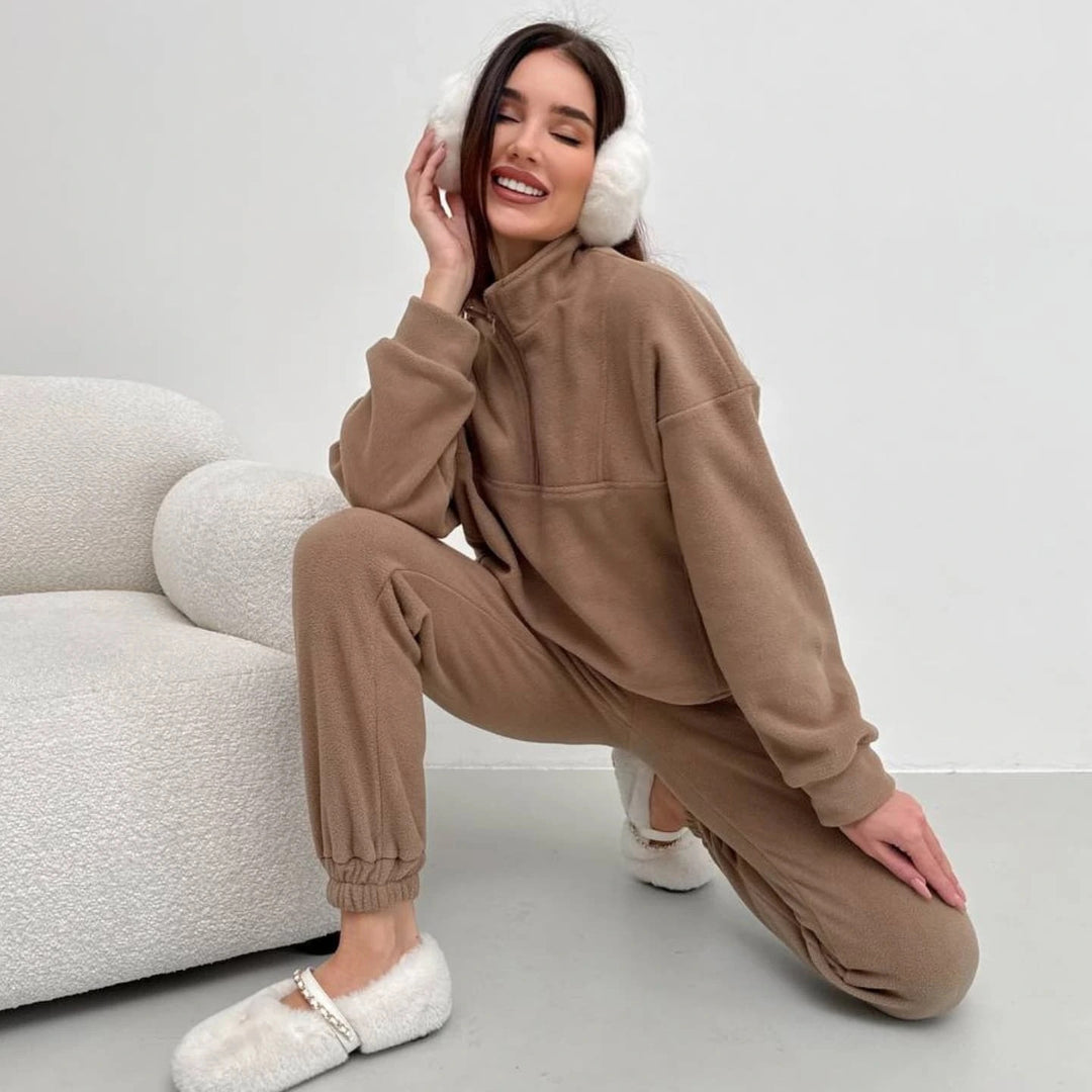 Ladies Comfortable Fleece Lounge Set with Elastic Waist and Zipper Lune London