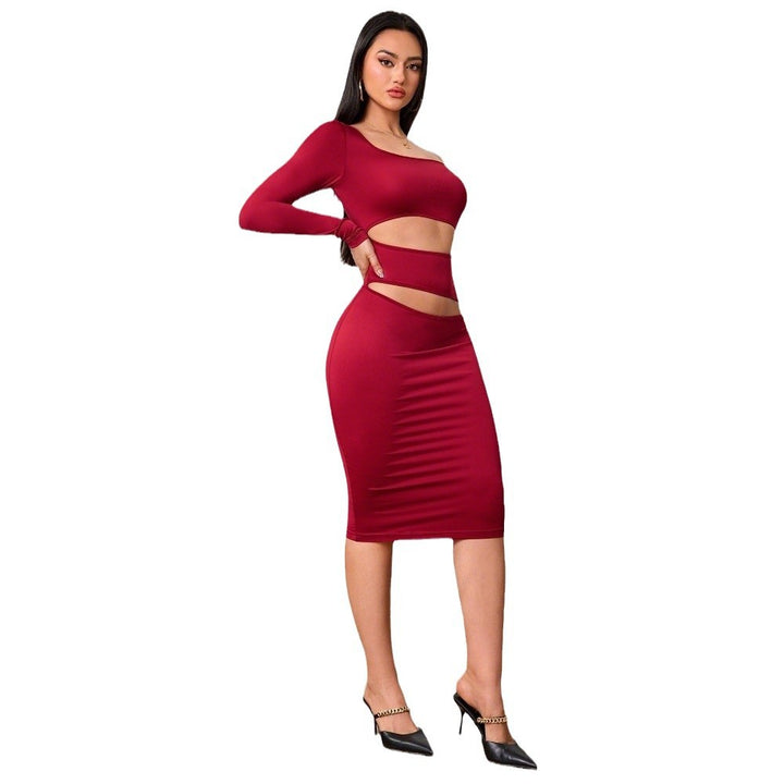 Robe midi découpée ajustée pour femme avec design asymétrique et manches longues Chic & Stil