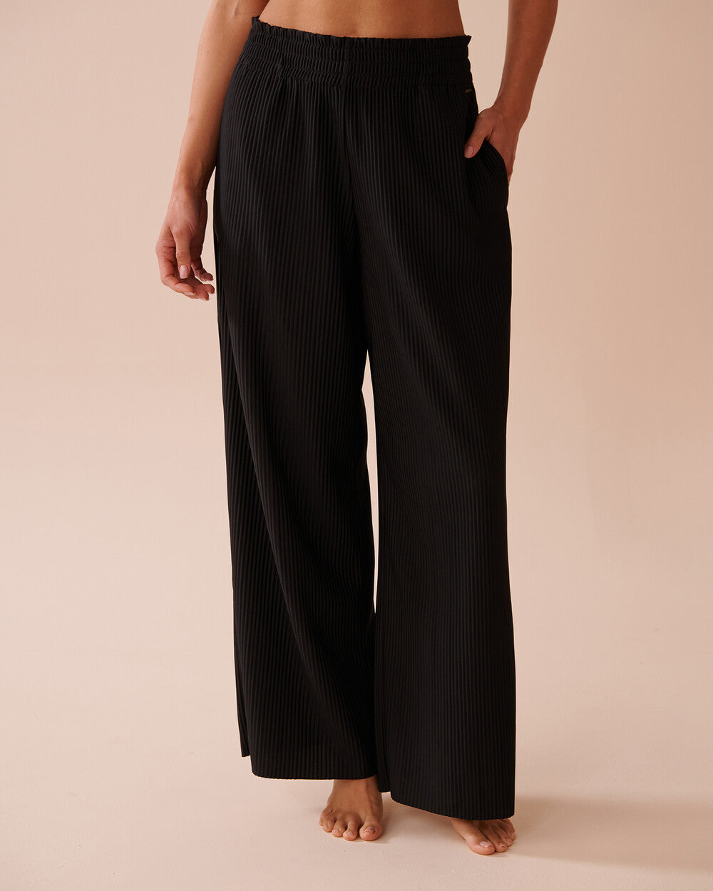 Pleated women's trousers with elastic waist and side pockets Lune London