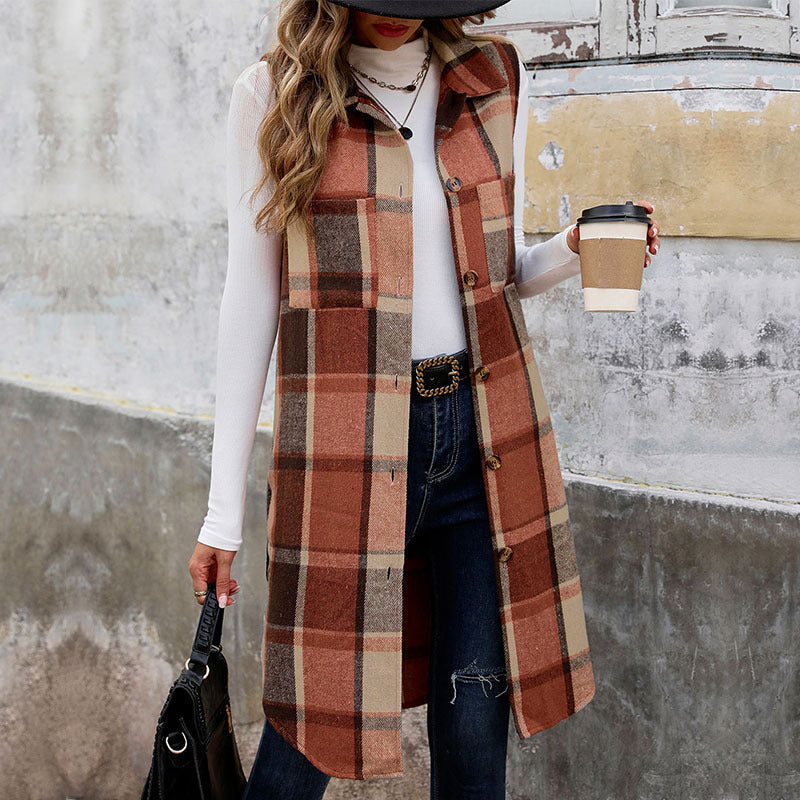 Lune London long sleeve women's cardigan with plaid pattern and practical pockets