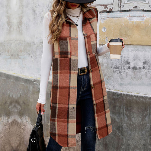 Amarae long sleeve women's cardigan with plaid pattern and practical pockets