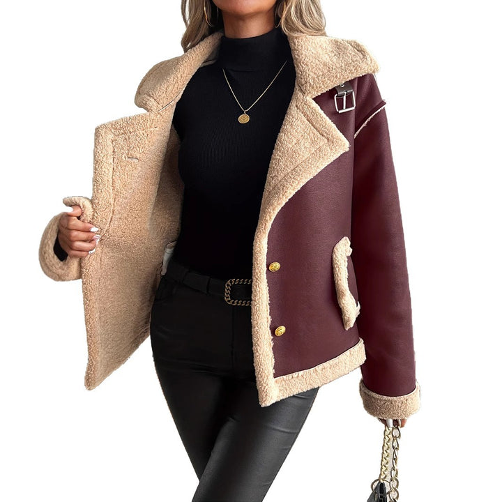Trendy women's jacket with high-quality faux fur lining and stylish button details Lune London