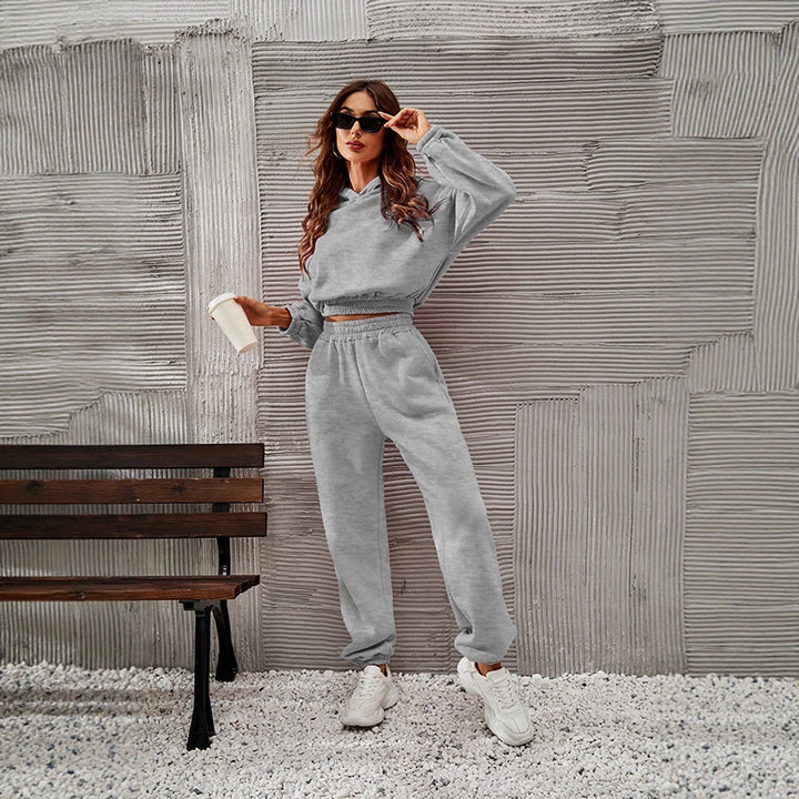 Chic & Stil Women's Sports Leisure Set with Oversized Hoodie and Elastic Joggers