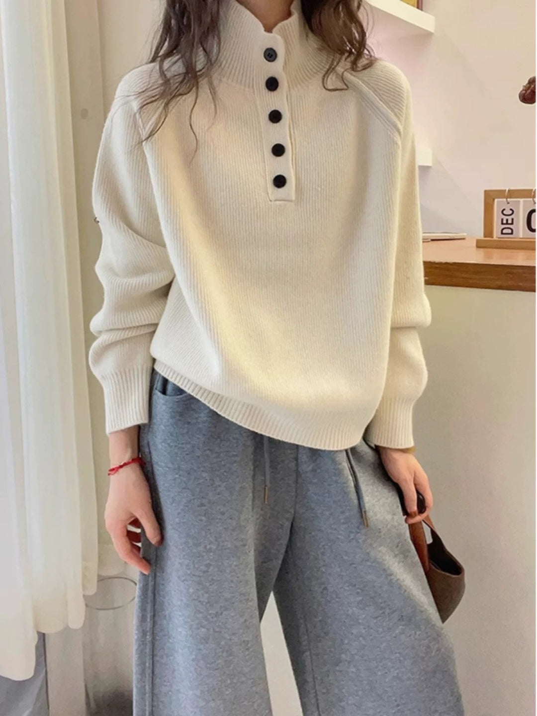 Femme Pull Tricoté Confortable avec Patte de Boutons Chic & Stil
