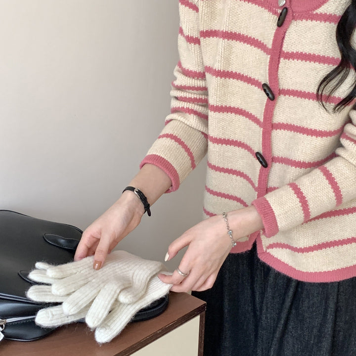Cardigan pour femme avec design rayé et détails de boutons élégants Chic & Stil