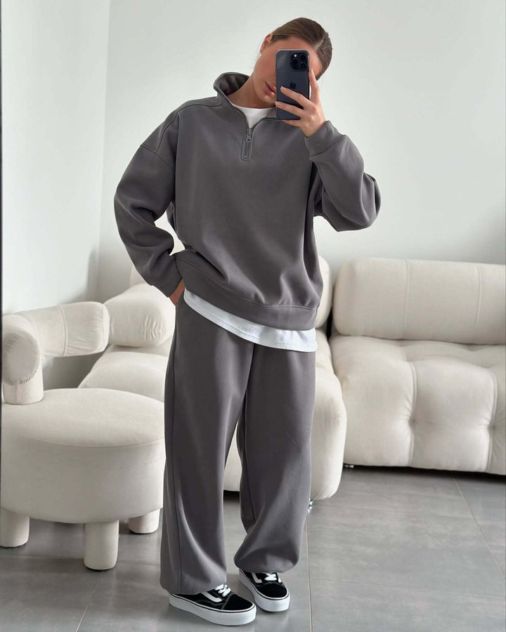 Ladies soft sweatshirt with high collar and relaxed fit Lune London