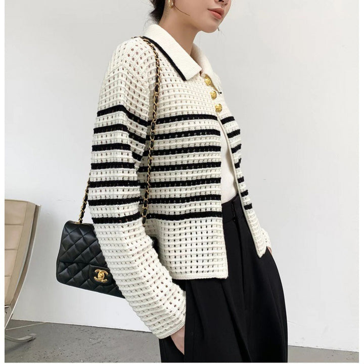 Cardigan en tricot pour femmes avec motif rayé maritime et détails de boutons Chic & Stil