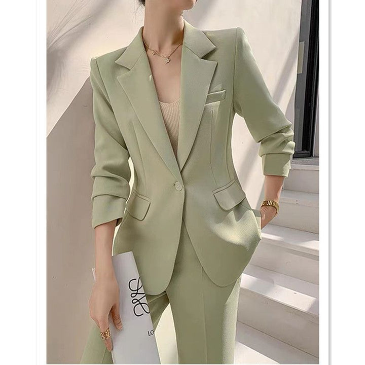 Ensemble de costume pour femmes deux pièces avec coupe élégante Chic & Stil