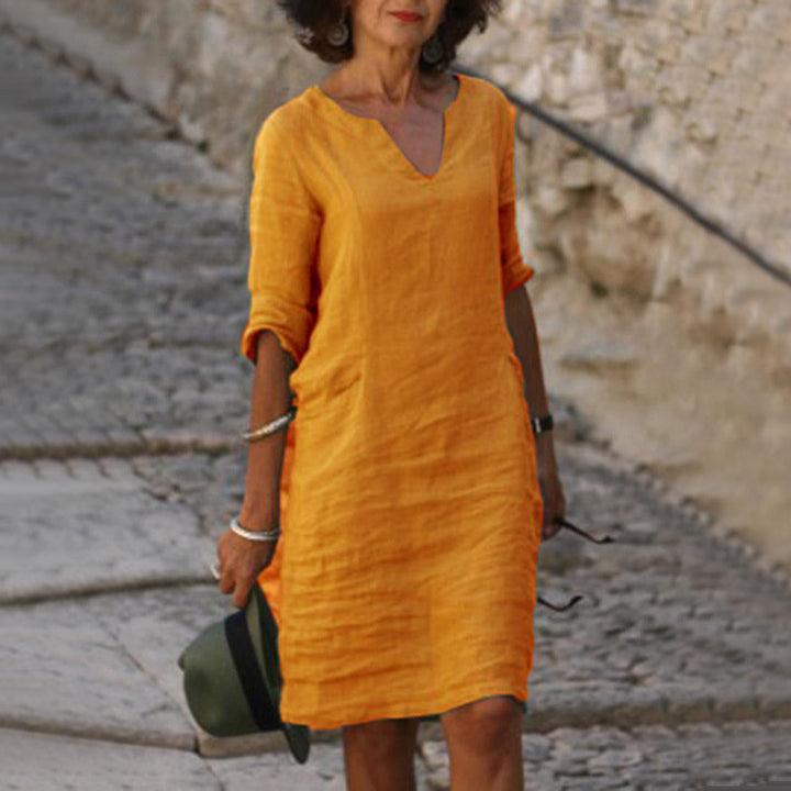 Linen dress for women with a relaxed fit and elegant V-neck Lune London