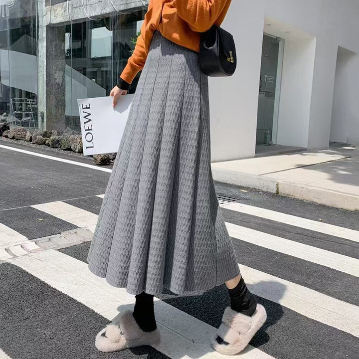Maxi pleated long skirt for ladies with elastic waistband and flowy cut Lune London
