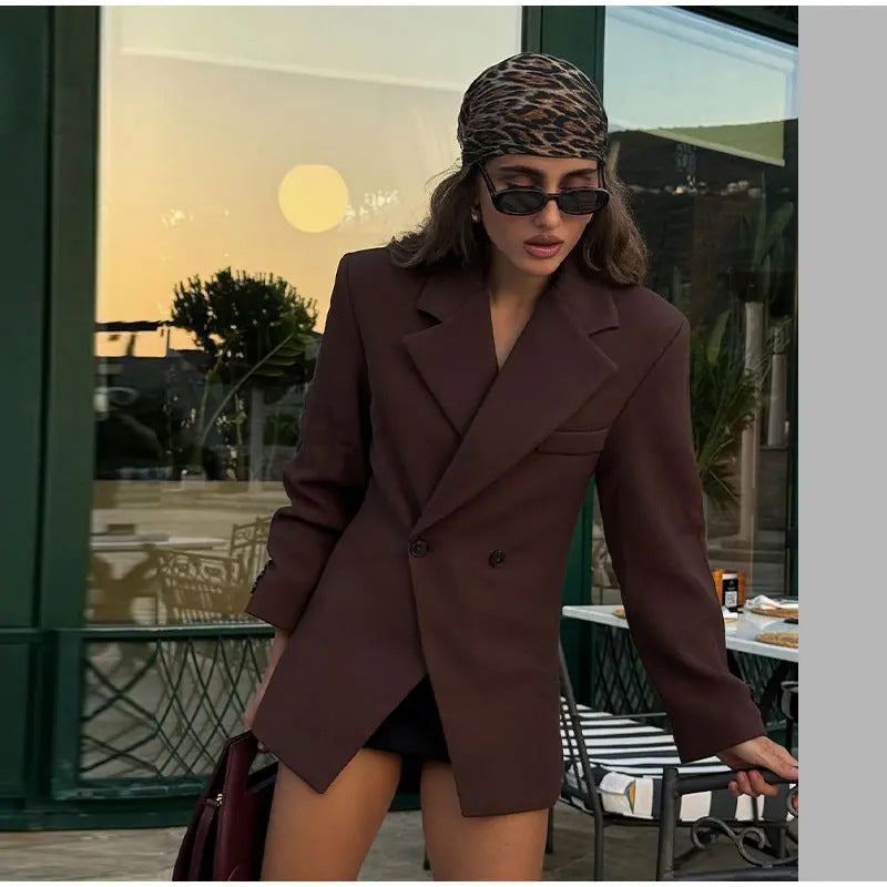 Modern women's jacket with double-breasted buttons and fitted cut Lune London