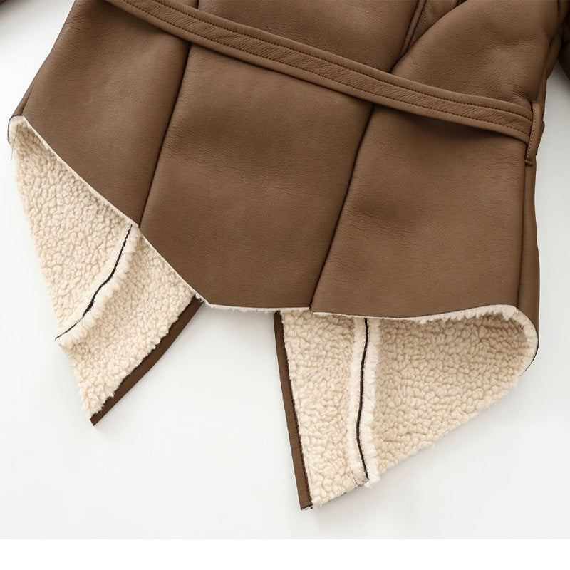 Ladies cozy jacket with elegant collar and padded lining Lune London