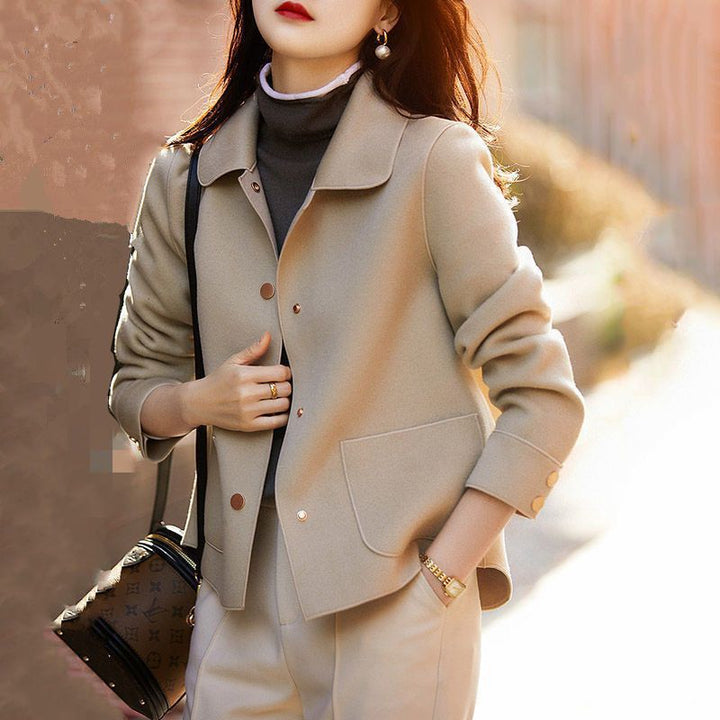 Women’s fashionable wool coat Chic & Stil