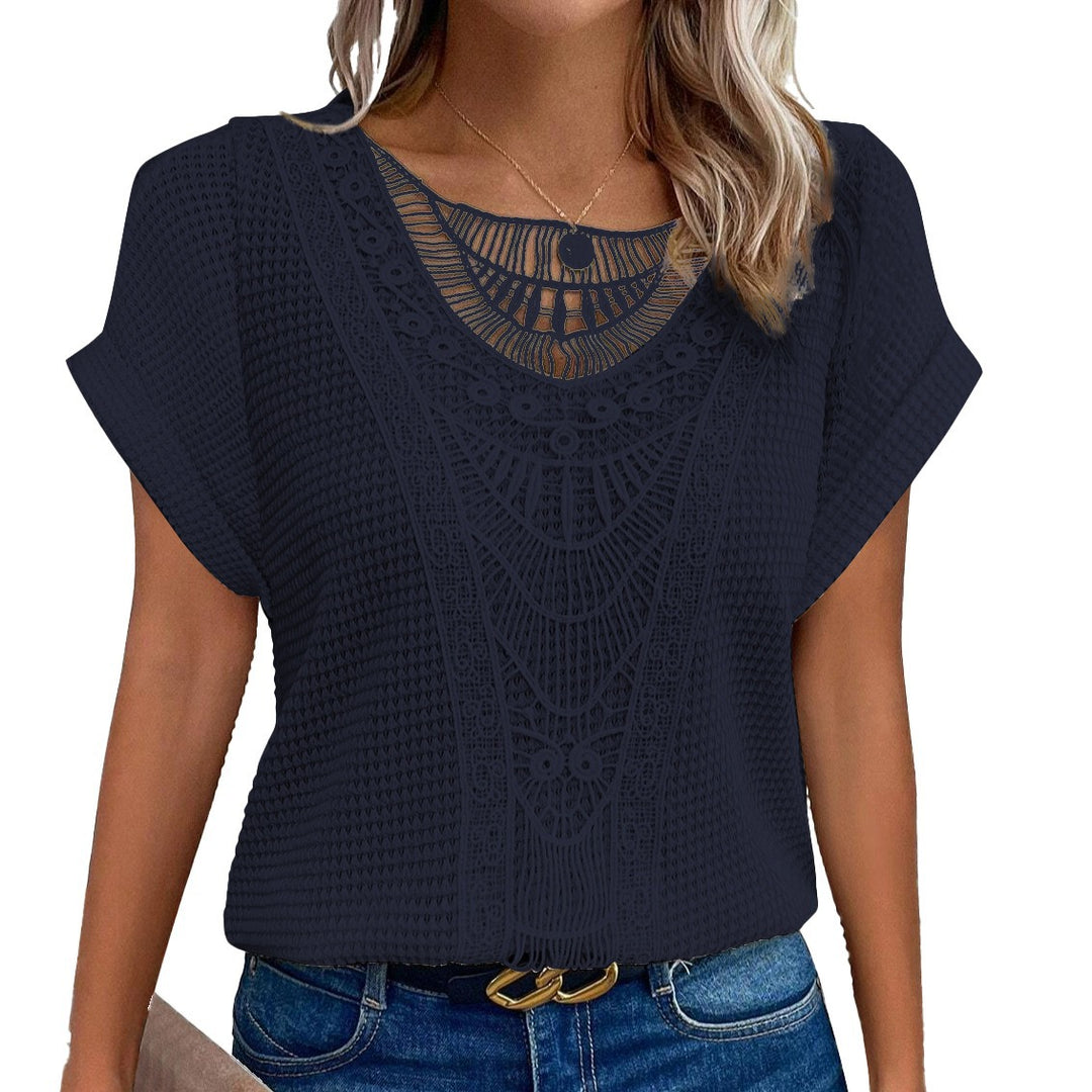 Top à encolure croisée pour dames avec un motif en crochet raffiné Lune London