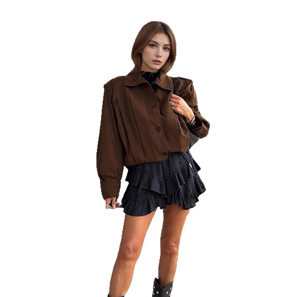 Ladies short boxy jacket with shoulder patches, boxy silhouette and buttoned front Amarae