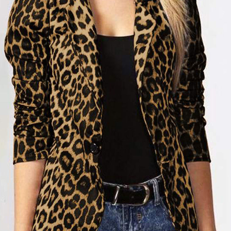 Elegant women's blazer with leopard pattern and refined details Lune London