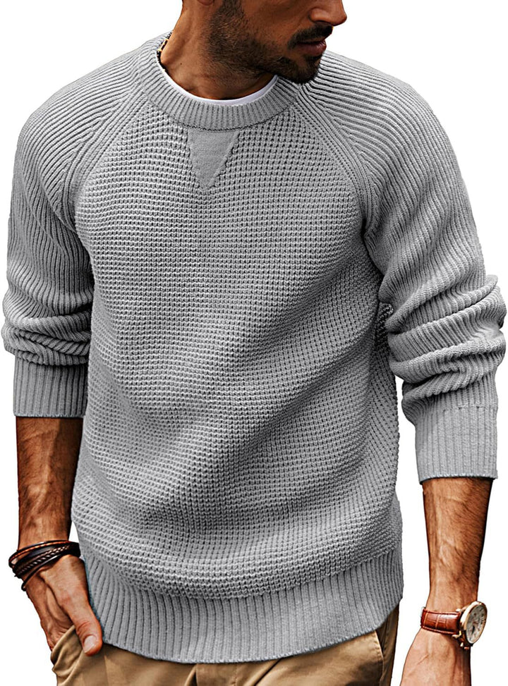 Casual knitted sweater for men with a structured fabric pattern and a round collar Lune London