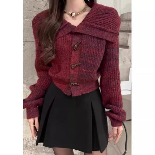 Cardigan pour femmes avec col à la mode et fermeture à torsion Chic & Stil