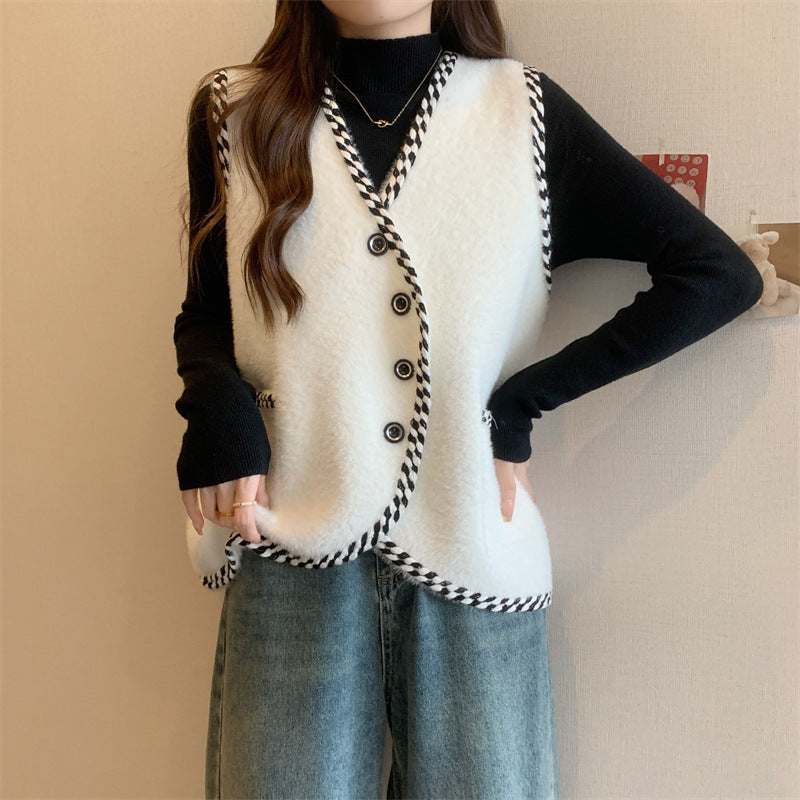Women's vest with braided accents and button details Lune London