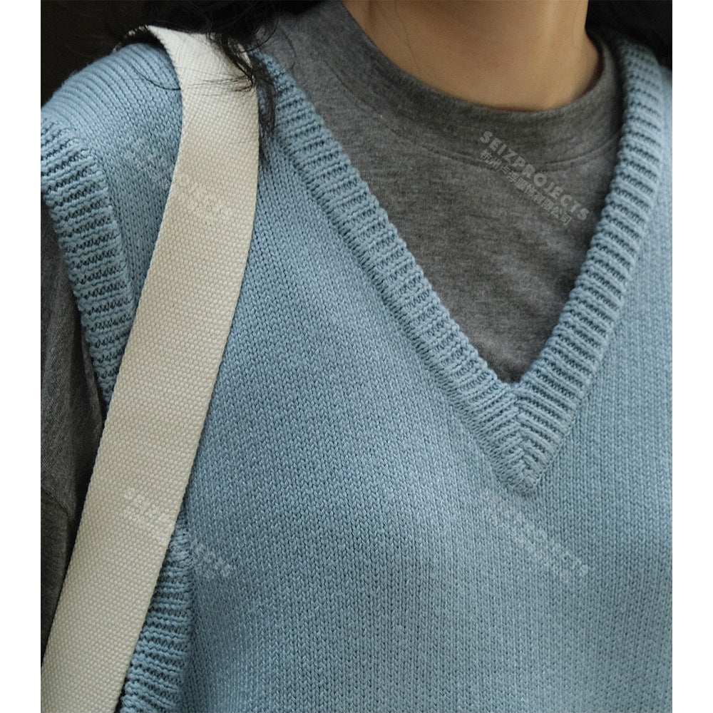 Women's sleeveless knitted vest in boxy cut with deep V-neckline and ribbed hem Amarae