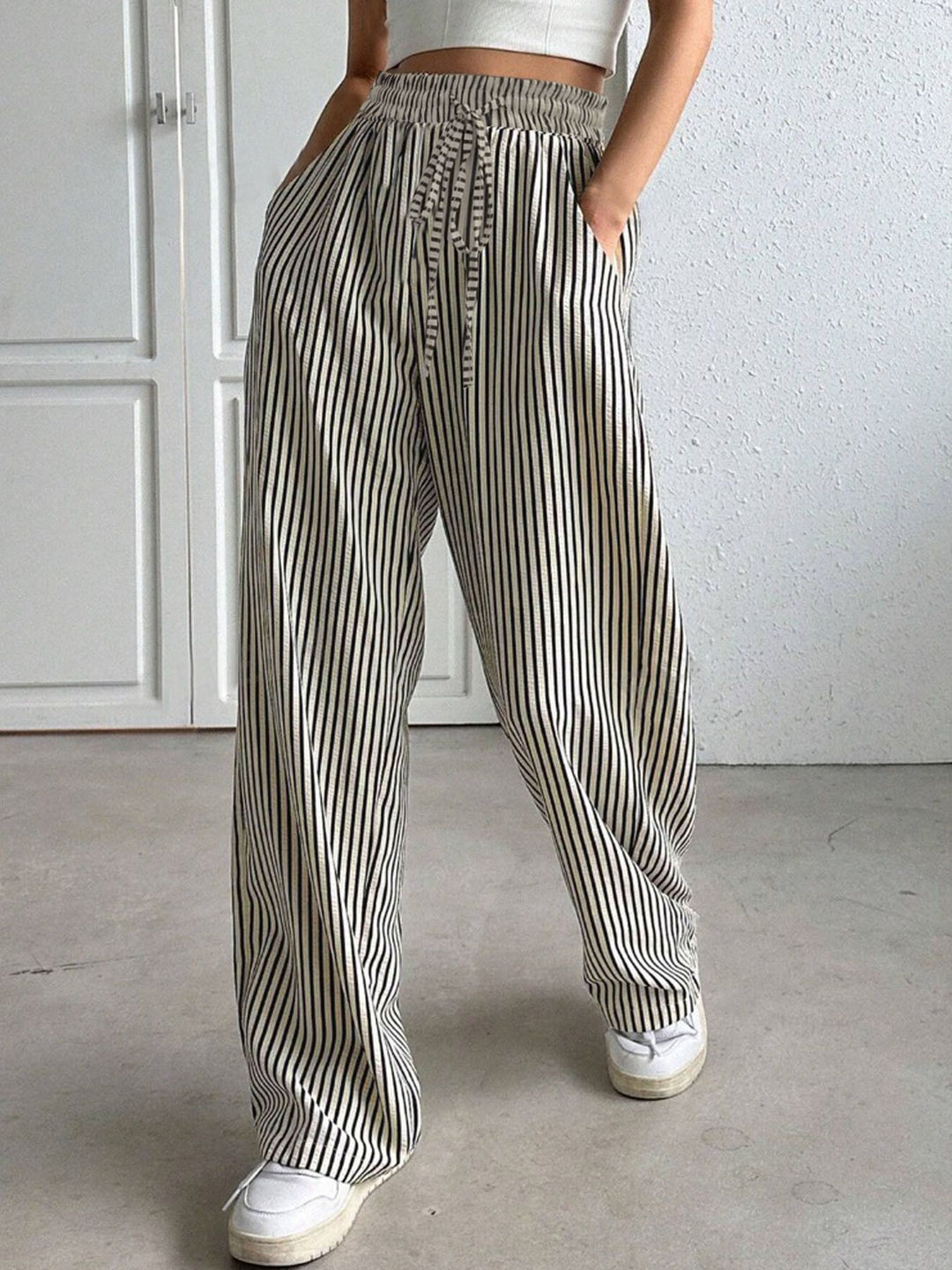 Striped wide pants for women with elastic waist and practical pockets Lune London