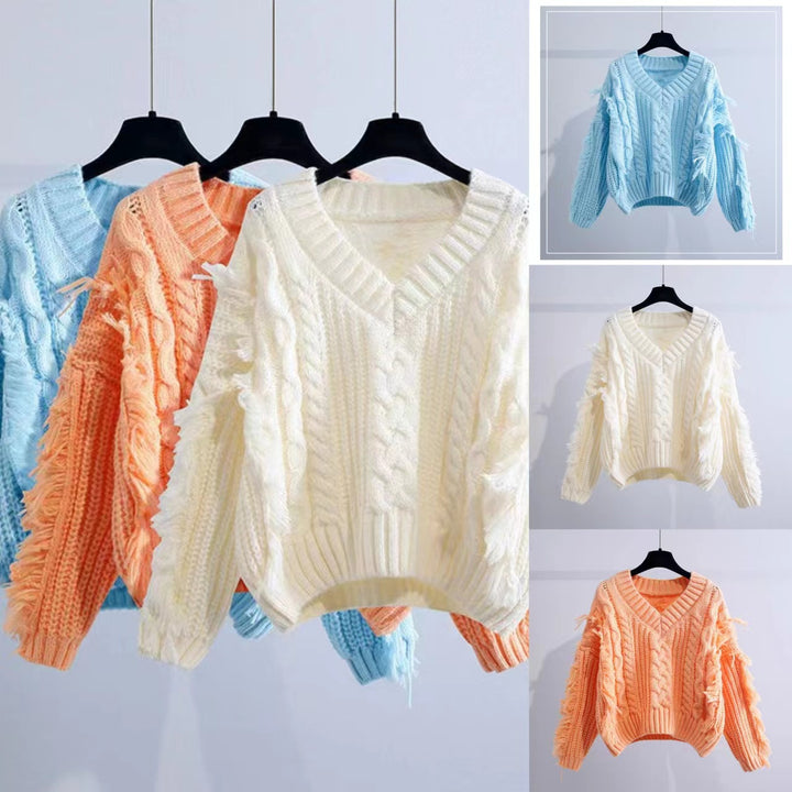 Ladies chunky knit sweater with fringes and V-neck Lune London