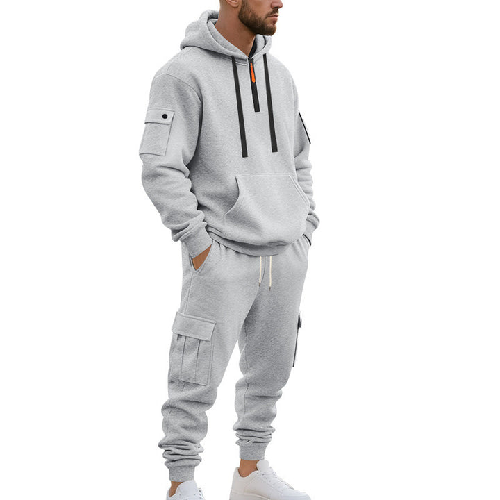 Casual outfit for men with practical pockets and zipper Lune London