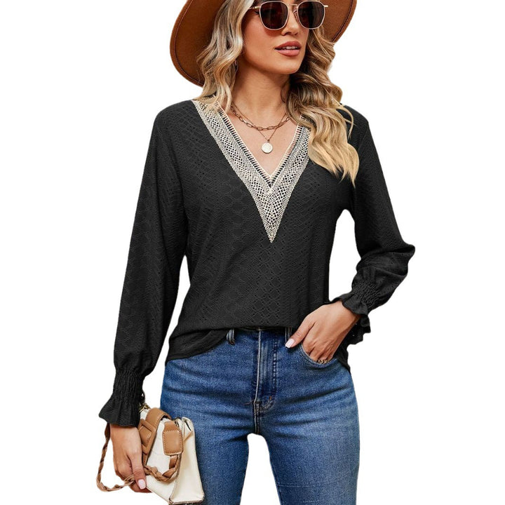 Ladies' blouse with airy embroidery and V-neck Lune London