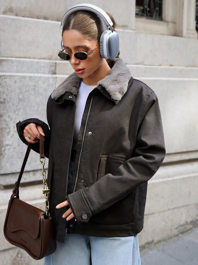 Casual transition jacket for women with faux fur collar and convenient pockets Lune London
