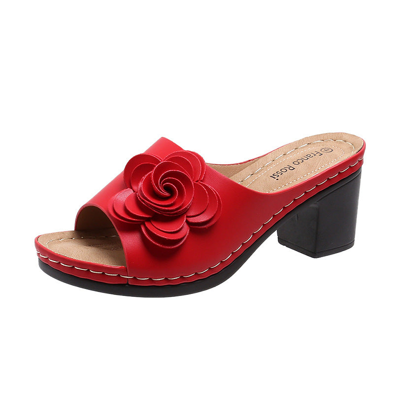 Comfortable sandals for women with chic flower design