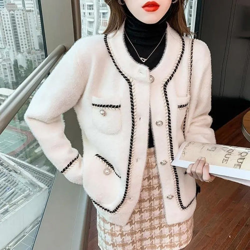 Cardigan pour femmes avec mélange de coton à la mode et boutons en perles brillants Chic & Stil