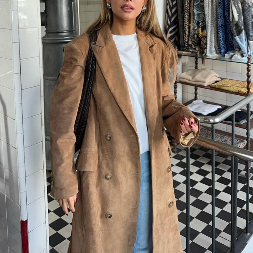 Women Elegant long coat with double buttoning and practical pockets Amarae