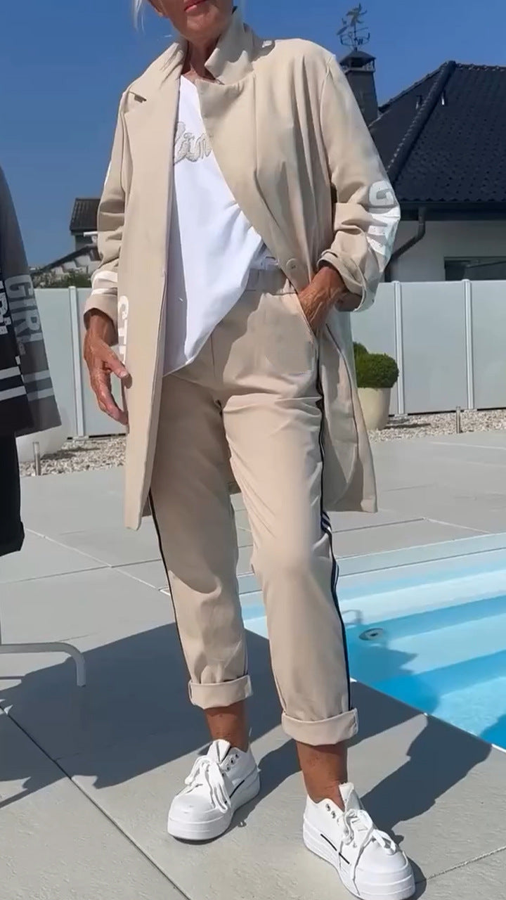 Manteau trench décontracté pour femmes avec des rayures à la mode et une lettre stylée Chic & Stil