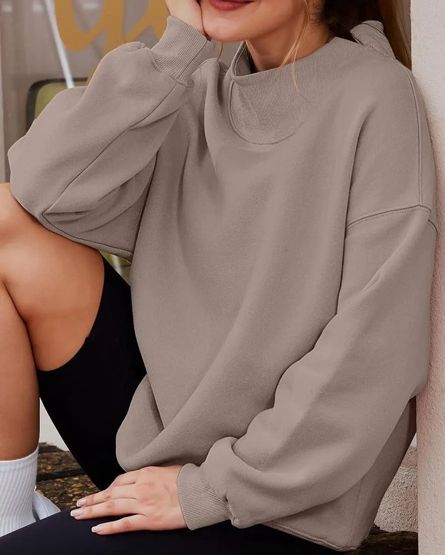 Oversized sweatshirt for women with high collar and side slits Lune London