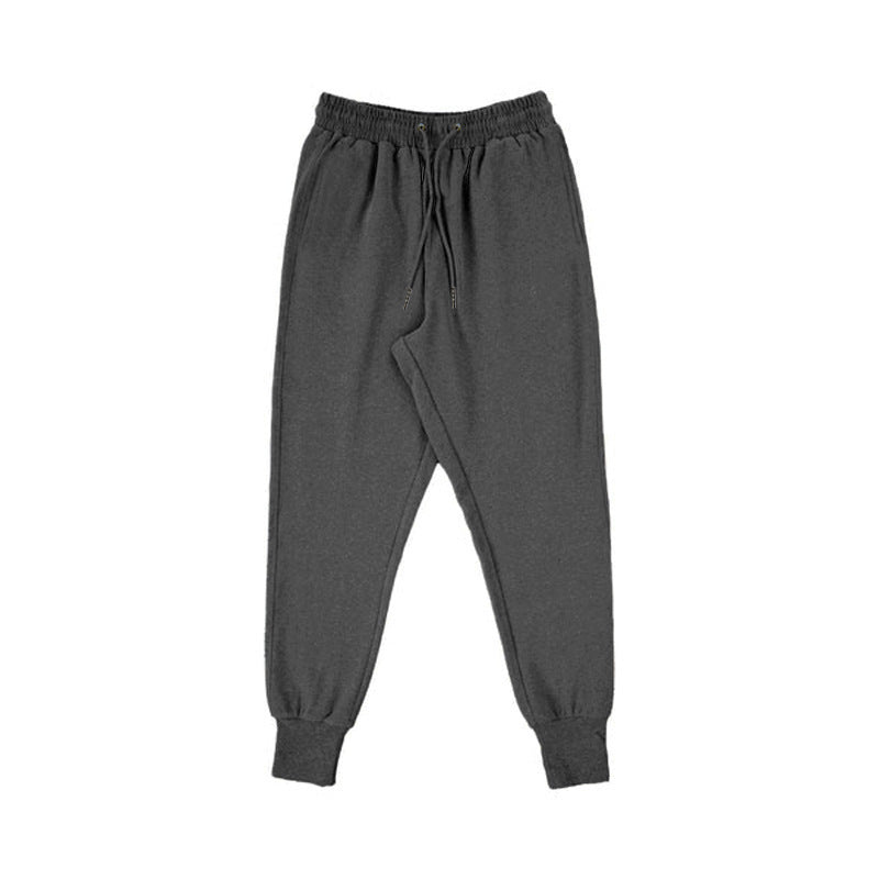 Comfortable pleated jogger pants for men with elastic waist and practical pockets Lune London