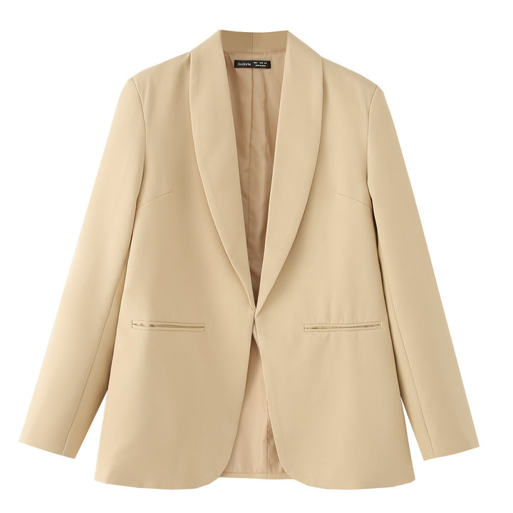 Elegant blazer jacket for women with a modern cut and structured pockets Lune London